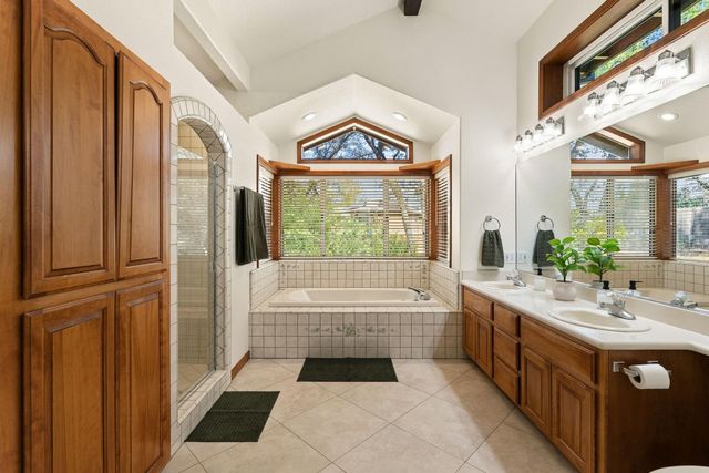 13270 Dry Creek Rd, Auburn, CA 95602