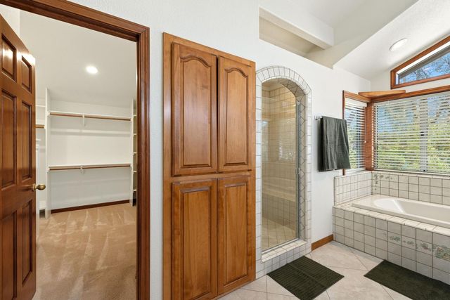 13270 Dry Creek Rd, Auburn, CA 95602
