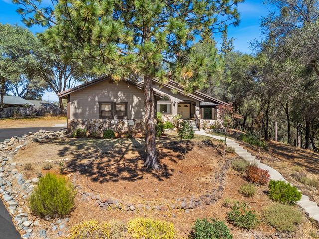 13270 Dry Creek Rd, Auburn, CA 95602