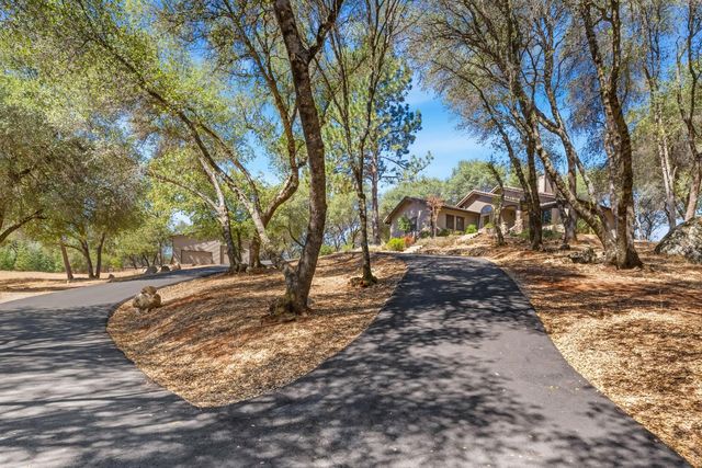 13270 Dry Creek Rd, Auburn, CA 95602