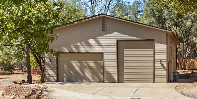 13270 Dry Creek Rd, Auburn, CA 95602