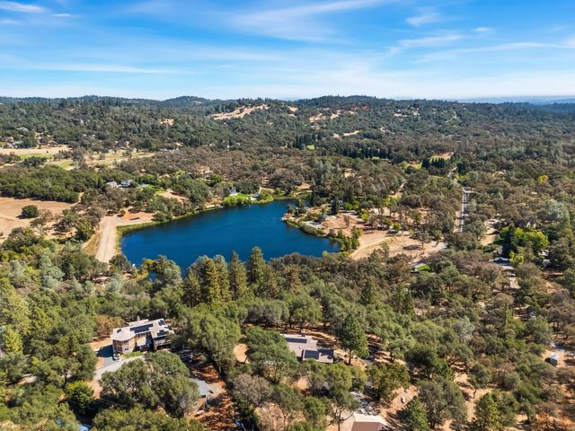 13270 Dry Creek Rd, Auburn, CA 95602