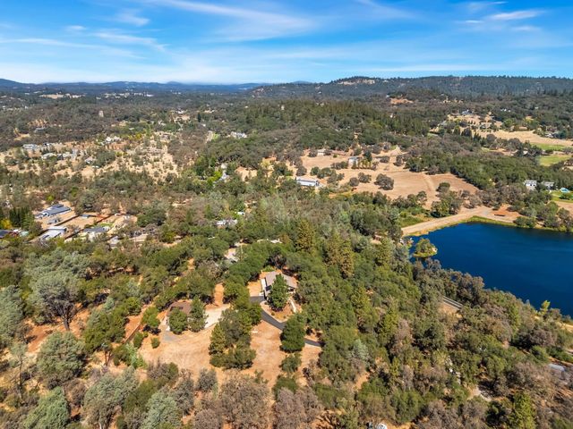 13270 Dry Creek Rd, Auburn, CA 95602