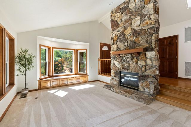 13270 Dry Creek Rd, Auburn, CA 95602