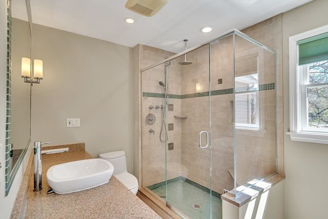 32 Bishops Forest Dr 32, Waltham, MA 02452