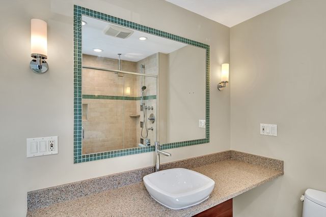 32 Bishops Forest Dr 32, Waltham, MA 02452