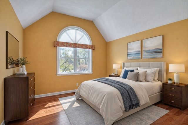 32 Bishops Forest Dr 32, Waltham, MA 02452
