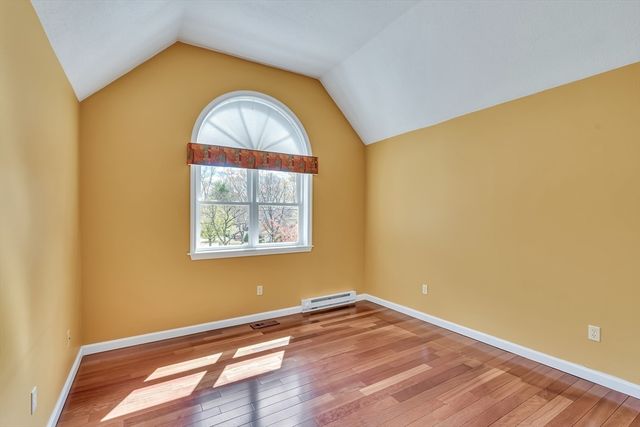 32 Bishops Forest Dr 32, Waltham, MA 02452