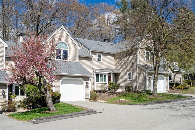 32 Bishops Forest Dr 32, Waltham, MA 02452