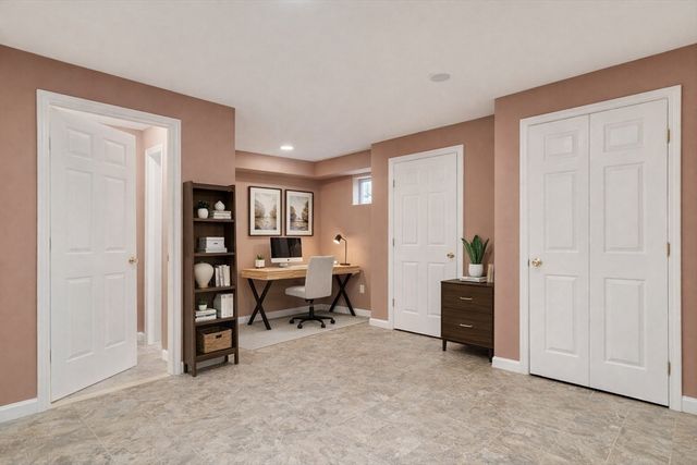 32 Bishops Forest Dr 32, Waltham, MA 02452