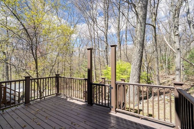 32 Bishops Forest Dr 32, Waltham, MA 02452