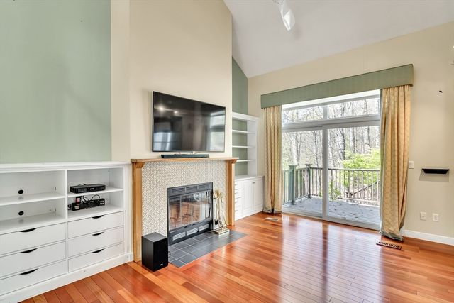 32 Bishops Forest Dr 32, Waltham, MA 02452