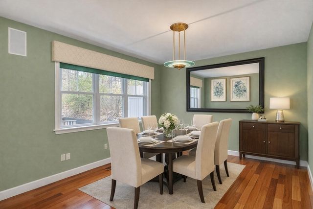 32 Bishops Forest Dr 32, Waltham, MA 02452