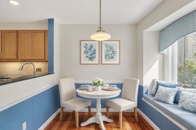 32 Bishops Forest Dr 32, Waltham, MA 02452