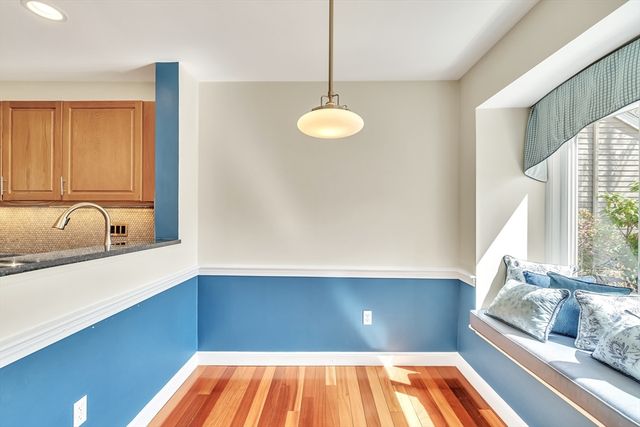 32 Bishops Forest Dr 32, Waltham, MA 02452