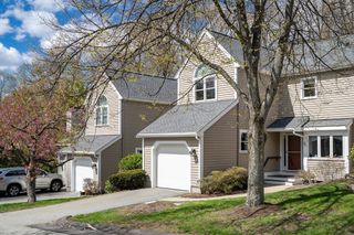 32 Bishops Forest Dr 32, Waltham, MA 02452