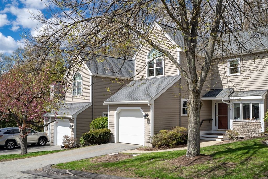 32 Bishops Forest Dr 32, Waltham, MA 02452