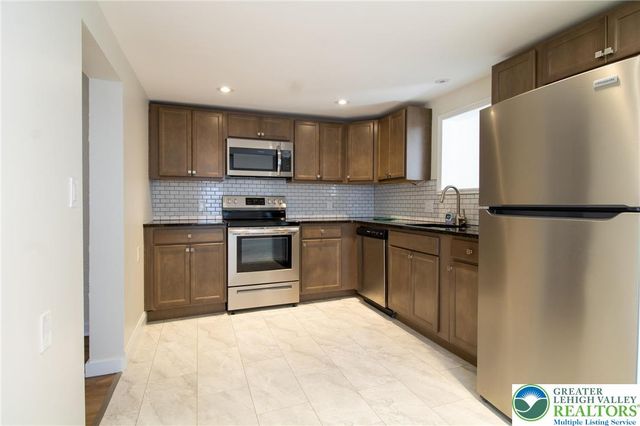 2246 2nd Street, Wilson Boro, PA 18042