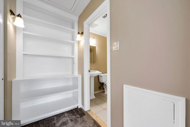 14 FRANKLIN DR, Voorhees, NJ 08043