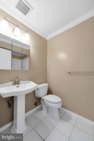 14 FRANKLIN DR, Voorhees, NJ 08043