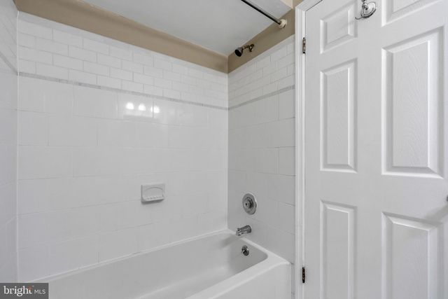 14 FRANKLIN DR, Voorhees, NJ 08043