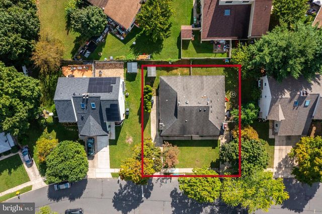 14 FRANKLIN DR, Voorhees, NJ 08043