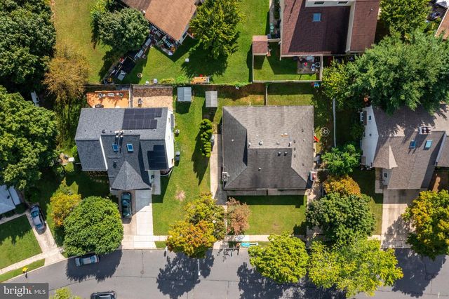 14 FRANKLIN DR, Voorhees, NJ 08043