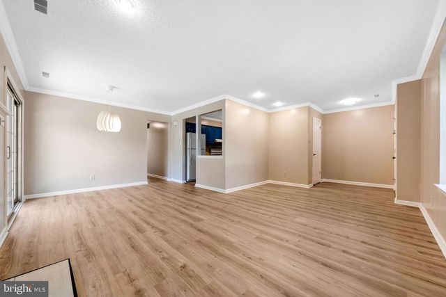 14 FRANKLIN DR, Voorhees, NJ 08043