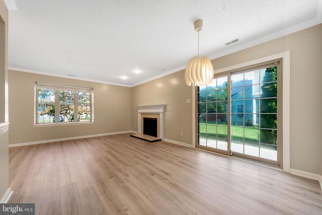 14 FRANKLIN DR, Voorhees, NJ 08043