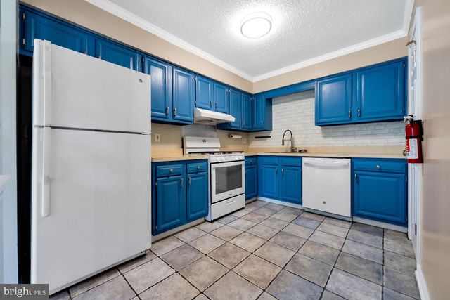 14 FRANKLIN DR, Voorhees, NJ 08043