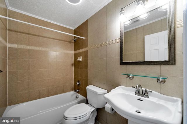 14 FRANKLIN DR, Voorhees, NJ 08043