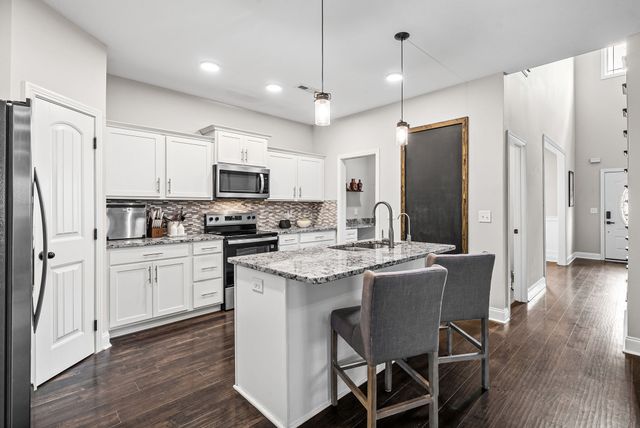 513 Somerset Ln, Clarksville, TN 37042