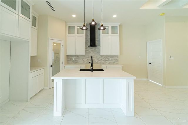 2109 Cardinal Drive, Weslaco, TX 78599