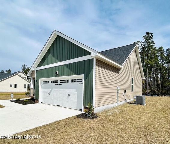 827 Hidden Bridge Drive, Jacksonville, NC 28546