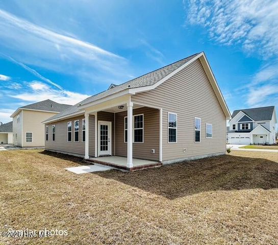 827 Hidden Bridge Drive, Jacksonville, NC 28546