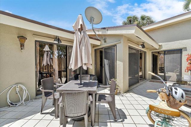 11 Meadows Drive, Boynton Beach, FL 33436