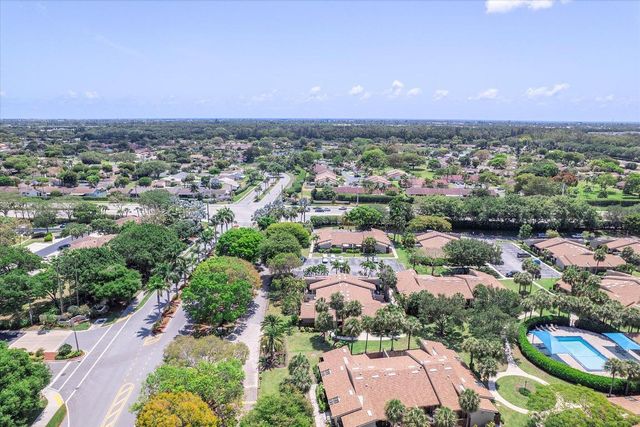 11 Meadows Drive, Boynton Beach, FL 33436