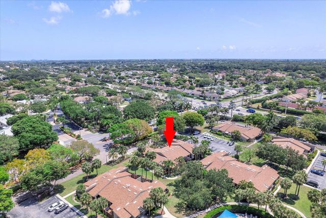 11 Meadows Drive, Boynton Beach, FL 33436