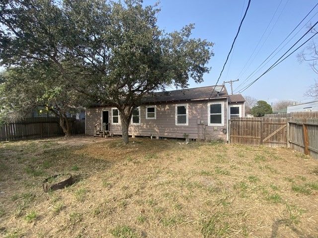 4413 N Cornelia, Corpus Christi, TX 78408