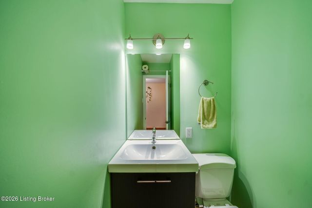 1924 Goldsmith Ln 15, Louisville, KY 40218