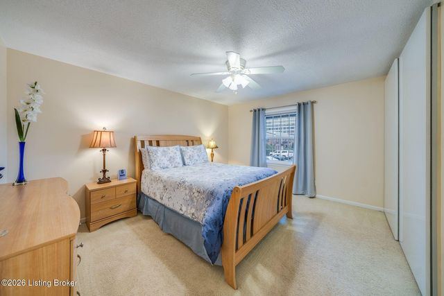 1924 Goldsmith Ln 15, Louisville, KY 40218