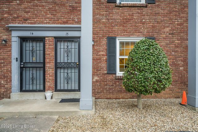 1924 Goldsmith Ln 15, Louisville, KY 40218