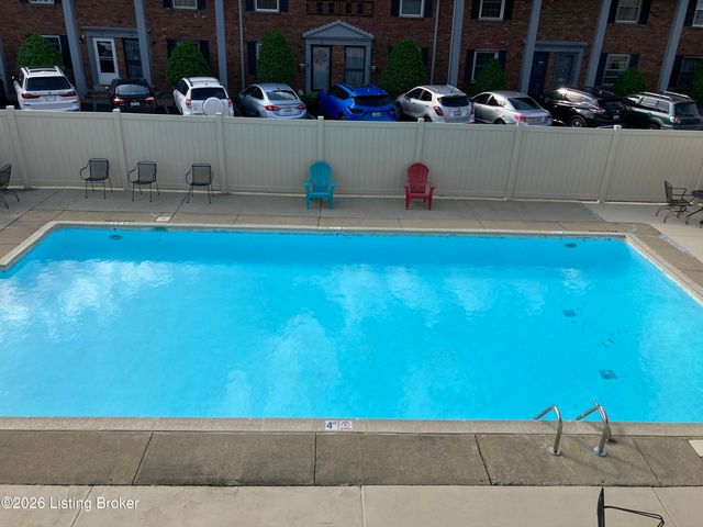 1924 Goldsmith Ln 15, Louisville, KY 40218