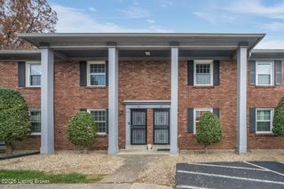 1924 Goldsmith Ln 15, Louisville, KY 40218