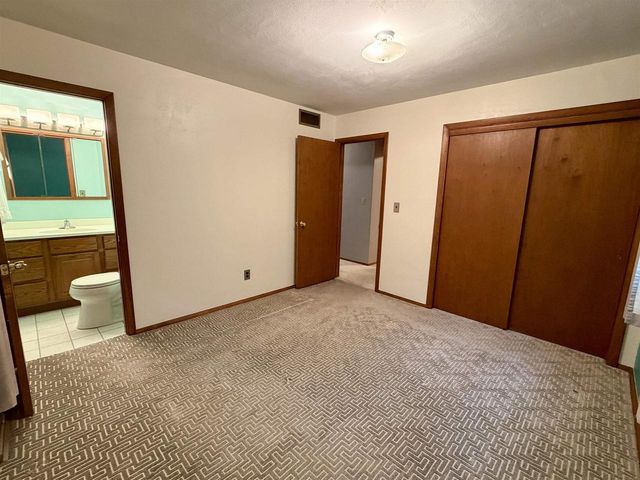 2211 E Easy Street, Beloit, WI 53511