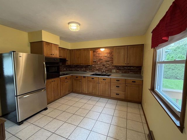 2211 E Easy Street, Beloit, WI 53511