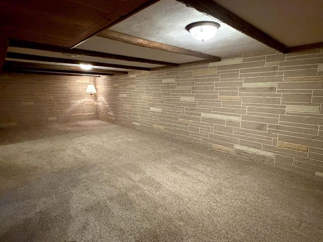 2211 E Easy Street, Beloit, WI 53511