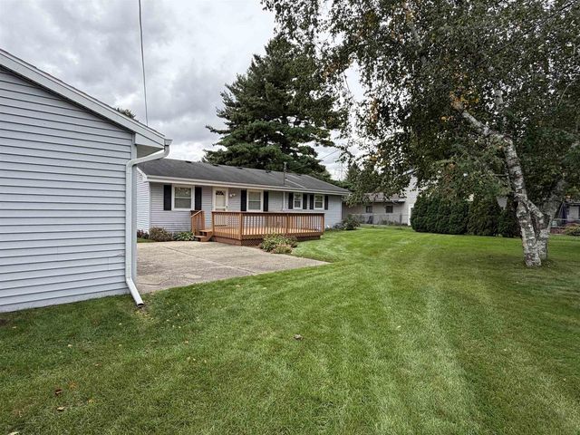 2211 E Easy Street, Beloit, WI 53511