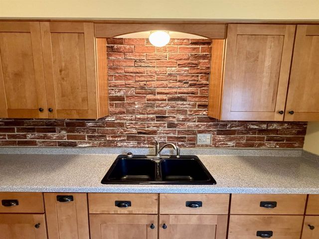 2211 E Easy Street, Beloit, WI 53511