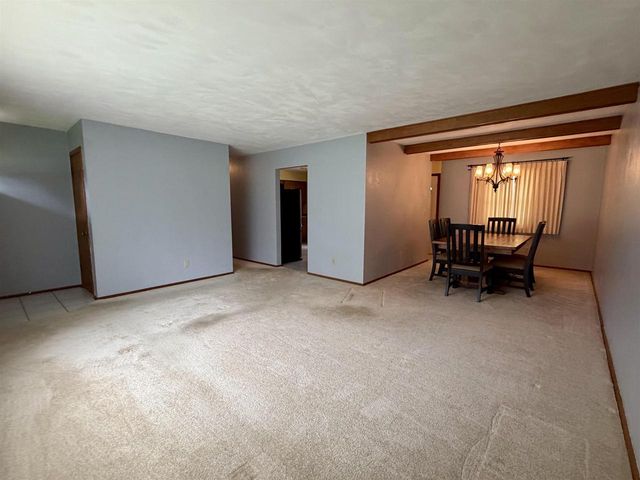 2211 E Easy Street, Beloit, WI 53511